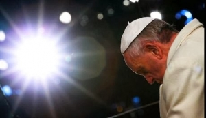 Ο πάπας καταγγέλλει την «τυραννία της θεοποιημένης αγοράς».